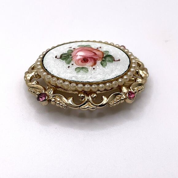 Vintage Coro Pegasus Brooch Guilloche Enamel Painted Rose Pin Signed 1940s - Picture 3 of 9